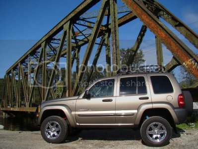 Jeep%20KJ%20Bridge%20Fishing.jpg