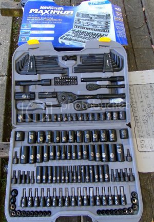 Jeep%20Tool%20Maximum%20174%20Set.jpg