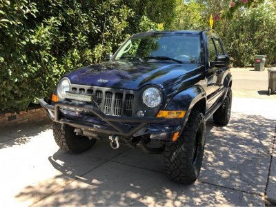 2006 Jeep Liberty.jpg