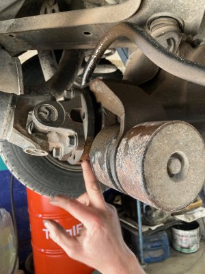 KJ SPI rubber seal on CRD 2.8L auto.jpg