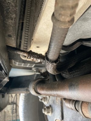 KJ CRD 2.8L auto front leak.jpg