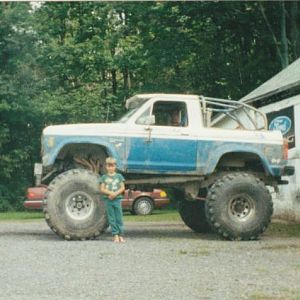 85 Bronco II, 460, 4spd, 4.10 gears locked, leaf sprung 3/4 ton running gear, 42" TSLs, removed the roof and caged it !!!