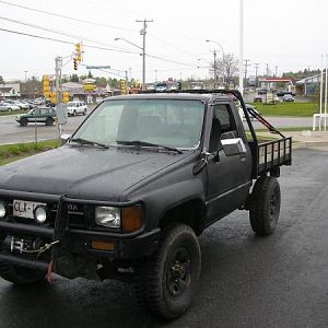 1988 toyota I built the flat bed and the winch mount redid all the suspension and custom built the snorkel it was by far on of my favorite 4x4s I've e