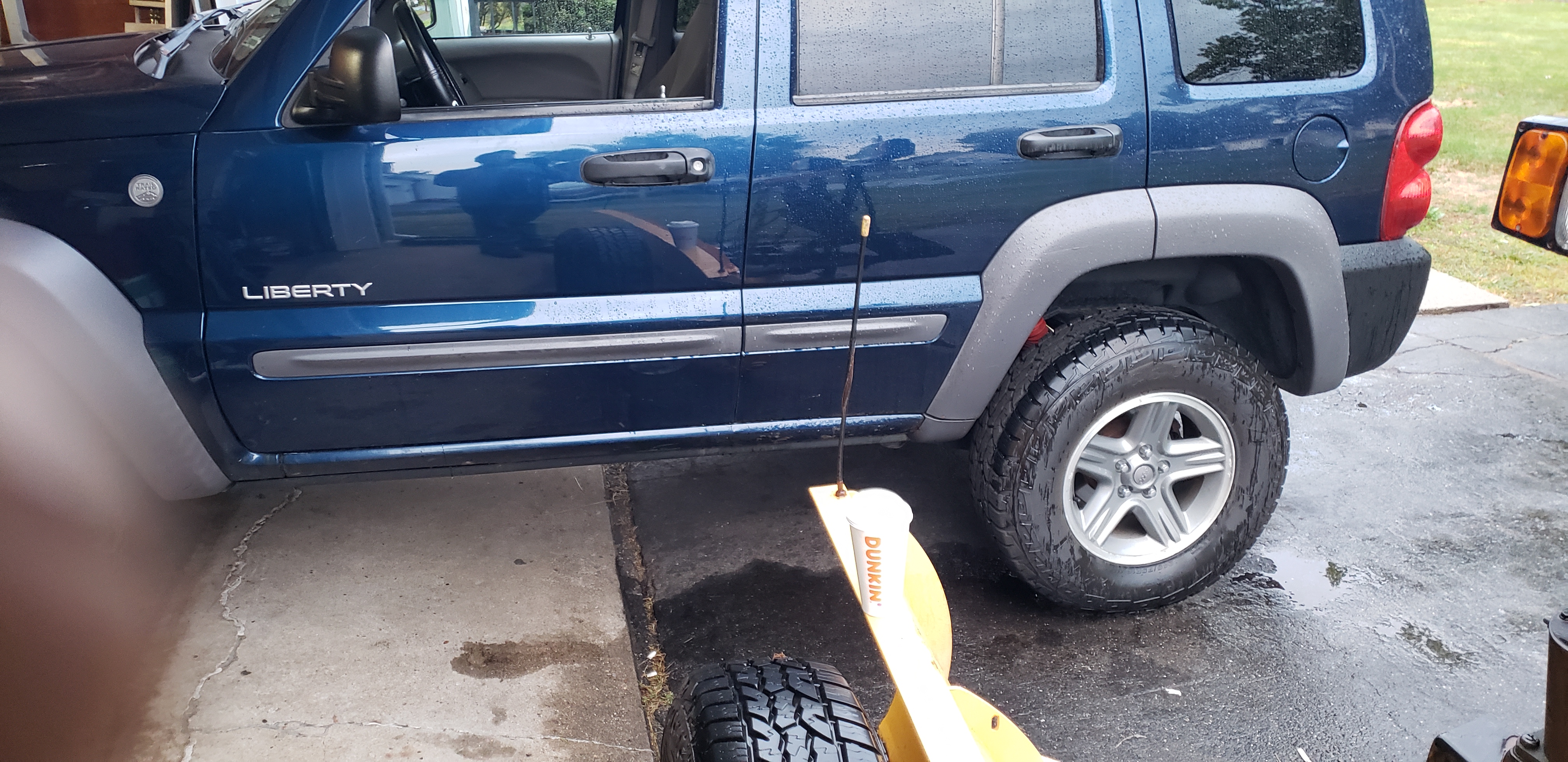 245/75/16 on Cherokee rim. | Jeep KJ and KK Liberty Forum
