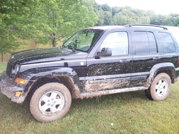 AfterStuck1
It wasn't as muddy as some of the other Jeeps but it's more mud than I've ever had on a vehicle.