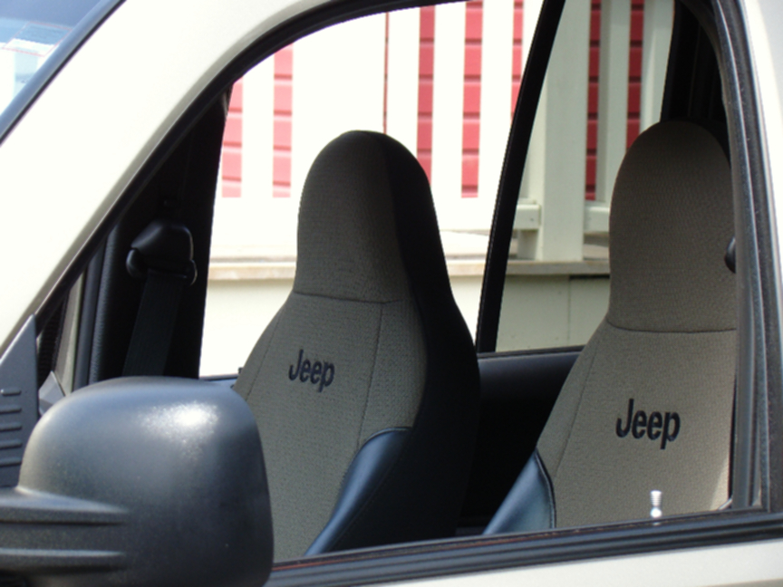Seats Jeep Logo