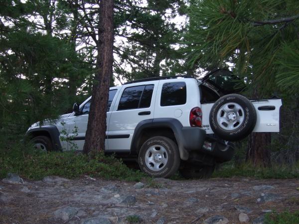 The new to me '06 Liberty taken right after I bought it. Aug 2009.