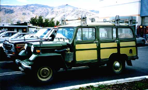 Willys mod.463 wagon

I have a recollection of my dad borrowing one several times, must have been when I was 4 or 5 (1952/3). Always liked that 4WD